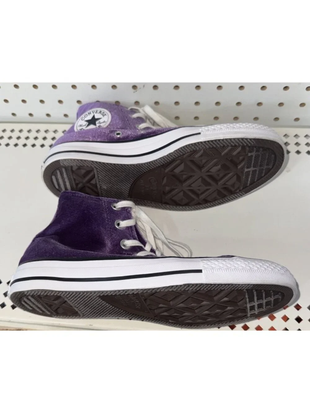 Converse Chuck Taylor All Star Velvet Hi Womens Athletic Shoes Size 7.5 Purple